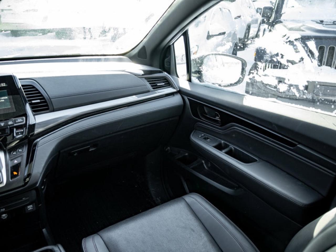 2023 Honda Odyssey Black Edition Photo