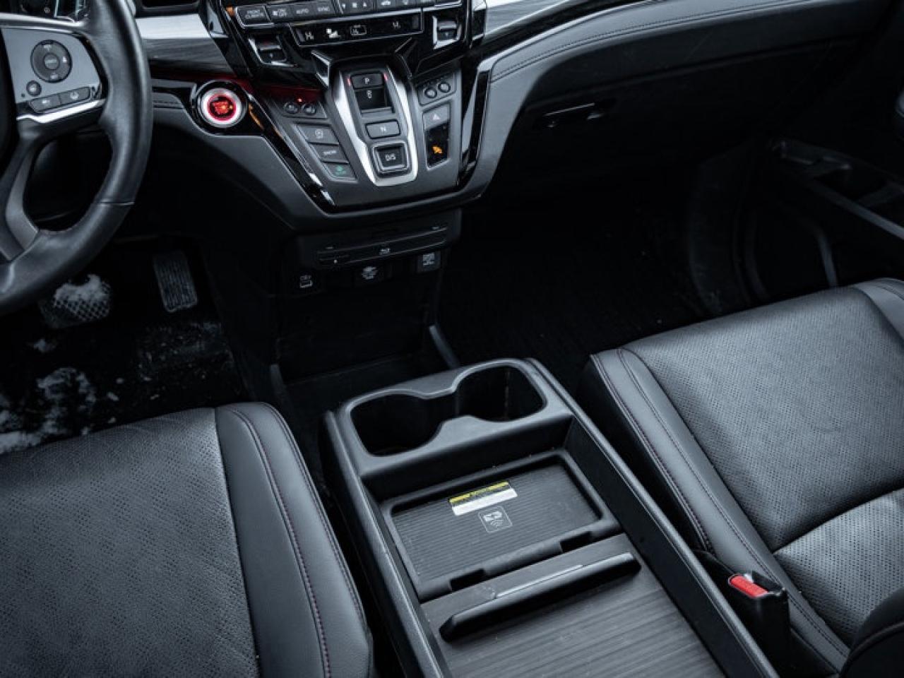 2023 Honda Odyssey Black Edition Photo