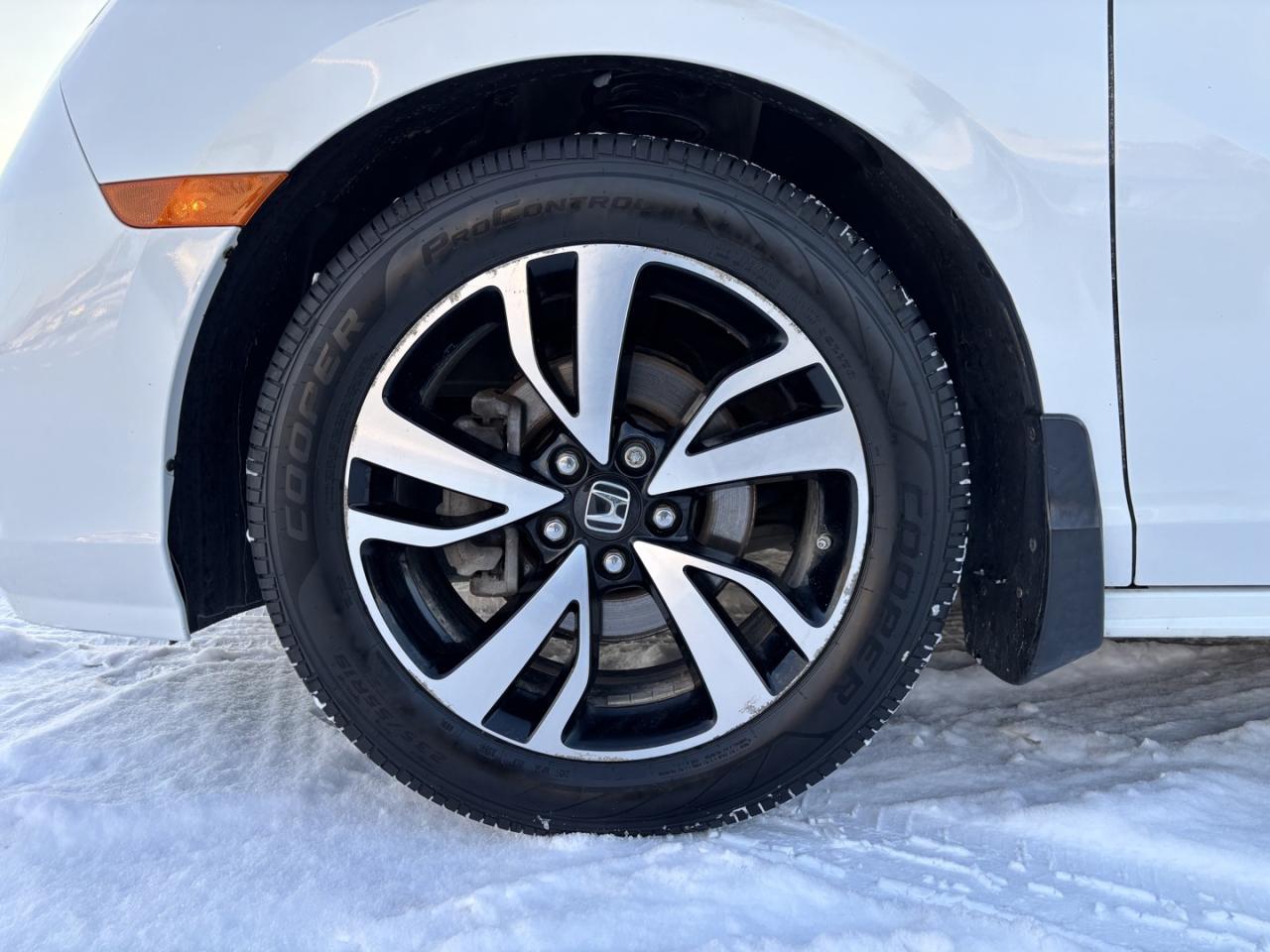 2020 Honda Odyssey Touring Photo