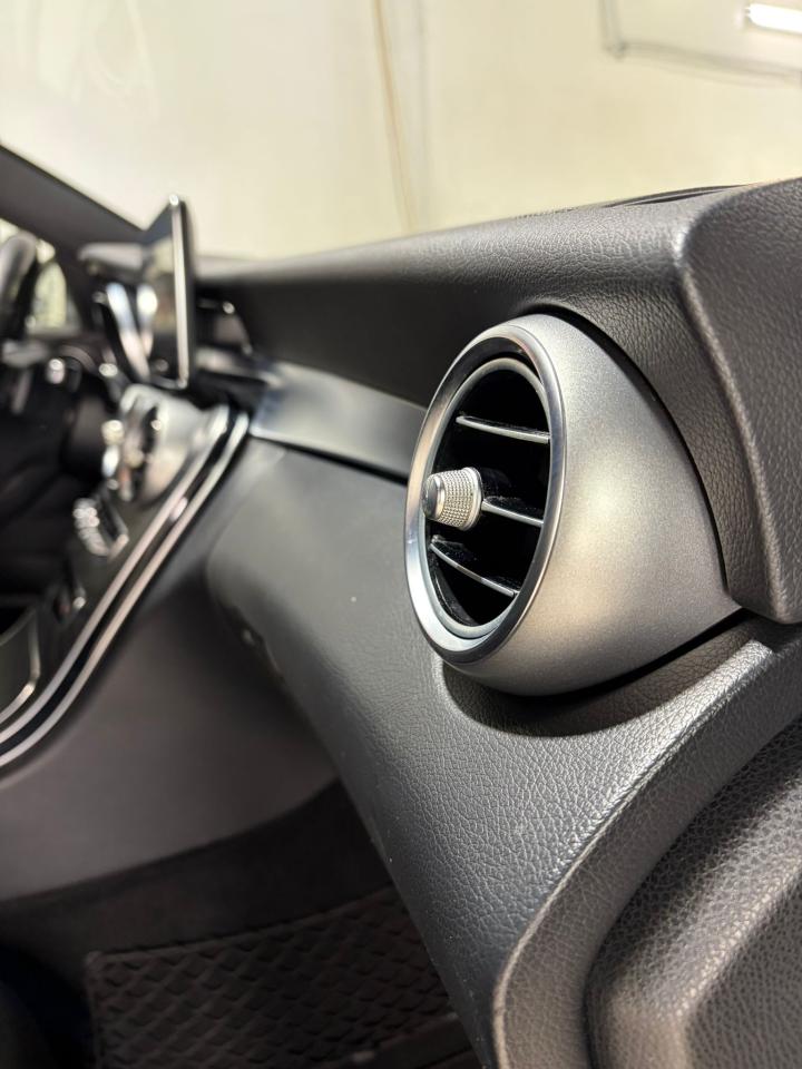 2018 Mercedes-Benz C-Class C 300 Photo3