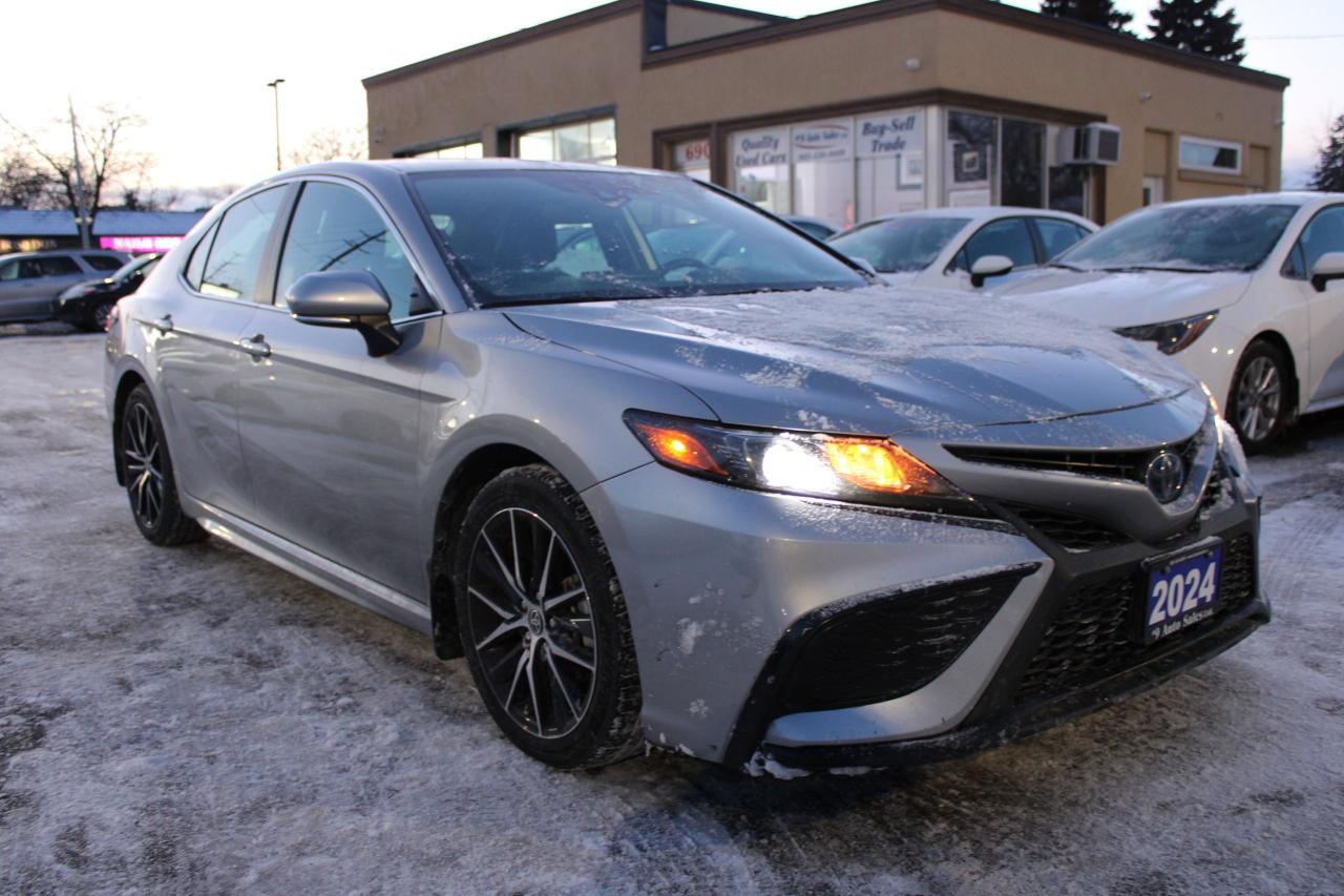 2024 Toyota Camry HYBRID SE - Photo #1