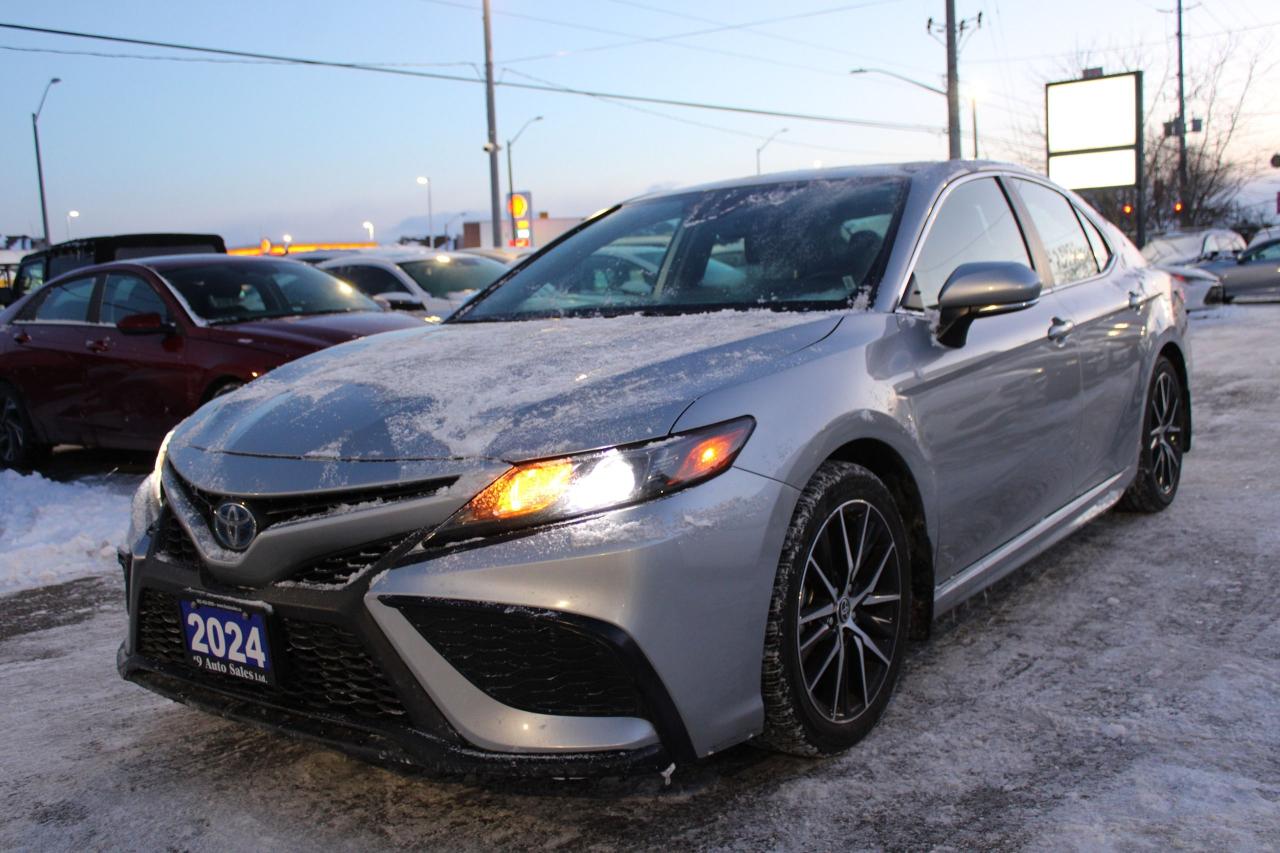 2024 Toyota Camry HYBRID SE Photo