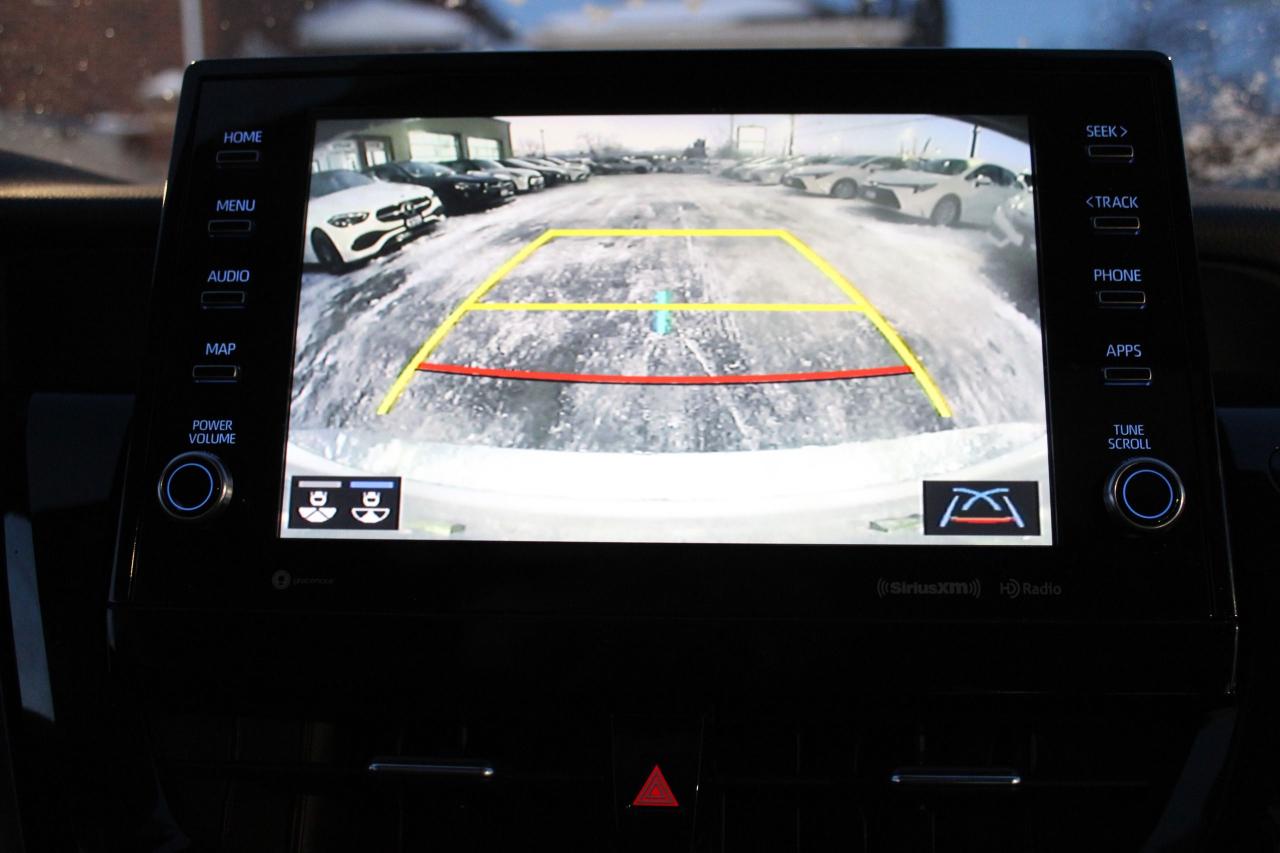 2024 Toyota Camry HYBRID SE Photo