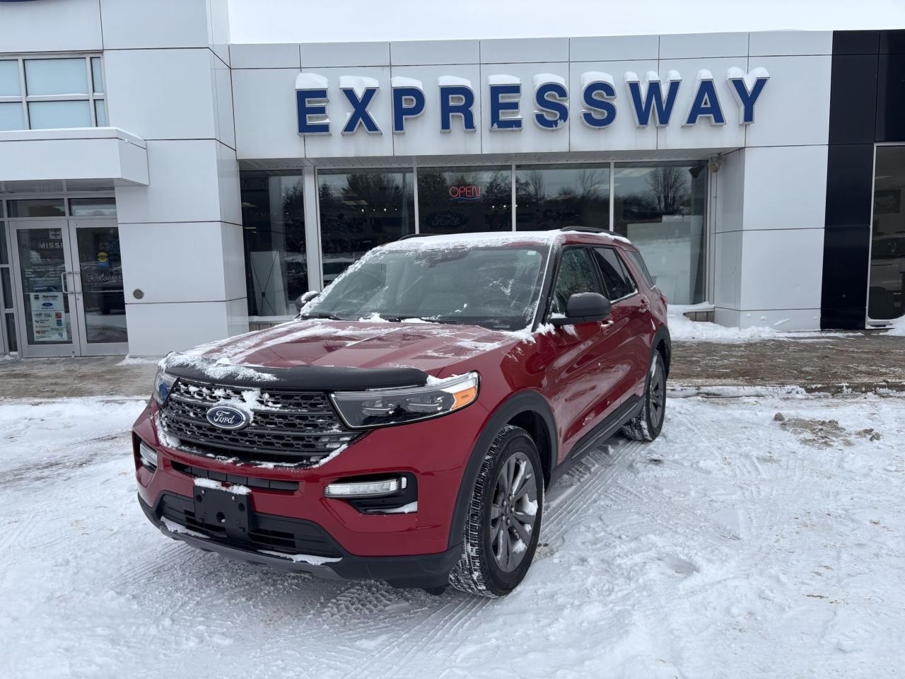 2021 Ford Explorer XLT, LOCAL TRADE, SPORT APPEARANCE PACK, 20" RIMS! Photo0