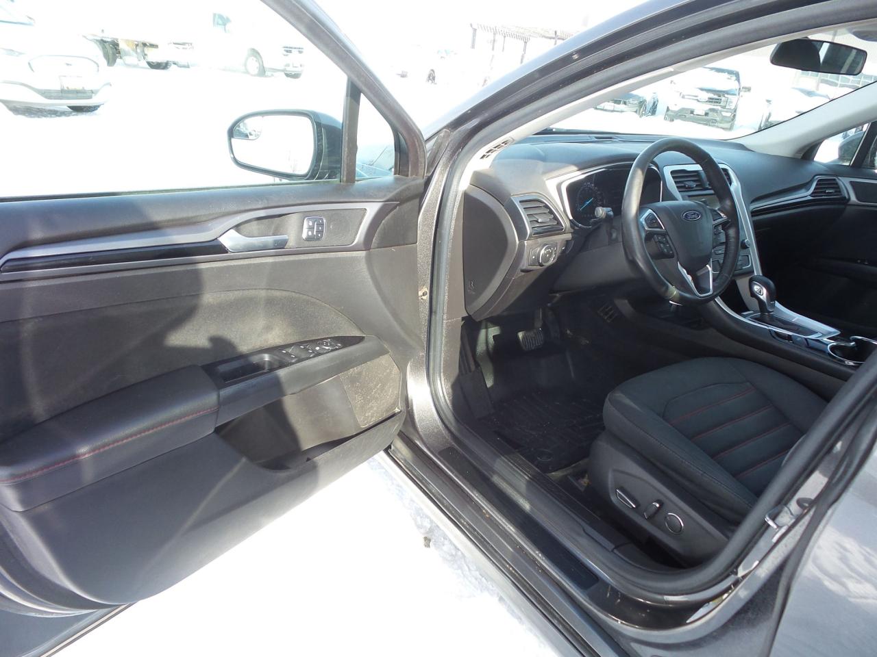 2016 Ford Fusion AS TRADED, 2.5L, HEATED SEATS, REMOTE START! Photo