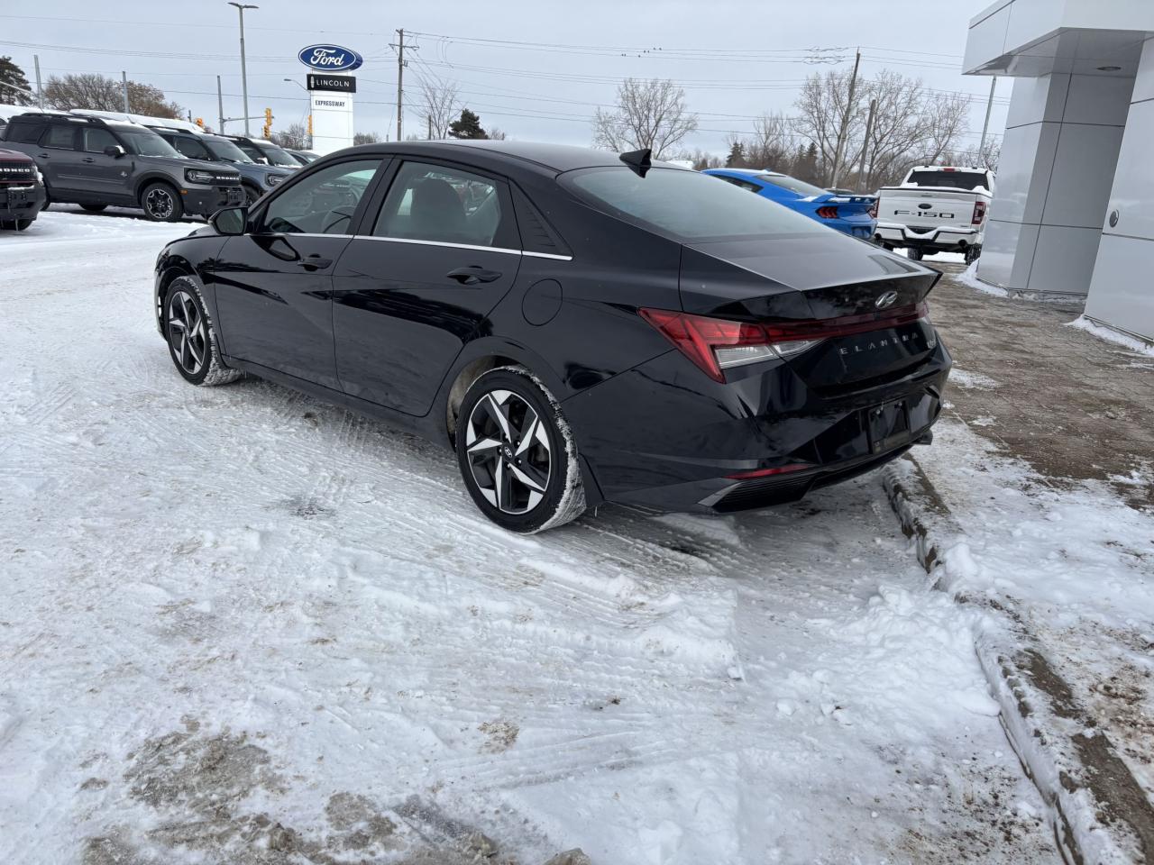 2023 Hyundai Elantra HYBRID, LUXURY, LEATHER, ROOF, LOADED! Photo