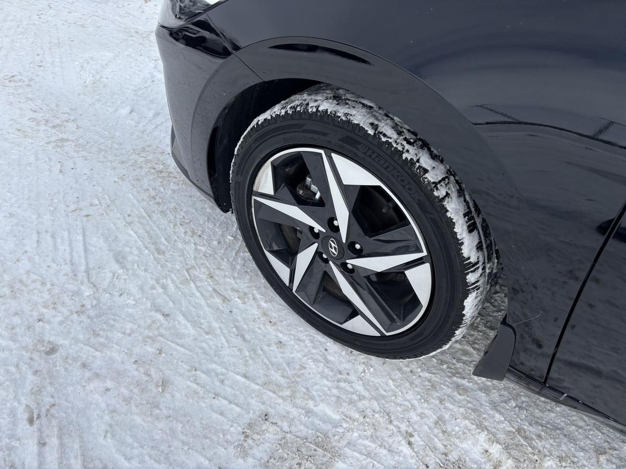 2023 Hyundai Elantra HYBRID, LUXURY, LEATHER, ROOF, LOADED! Photo