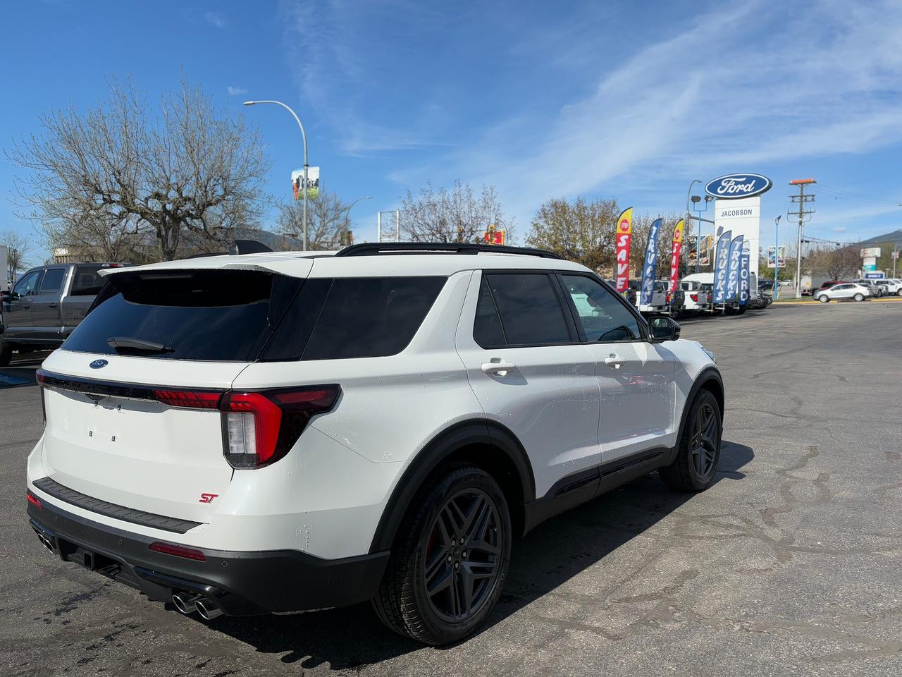 2026 Ford Explorer ST Photo1