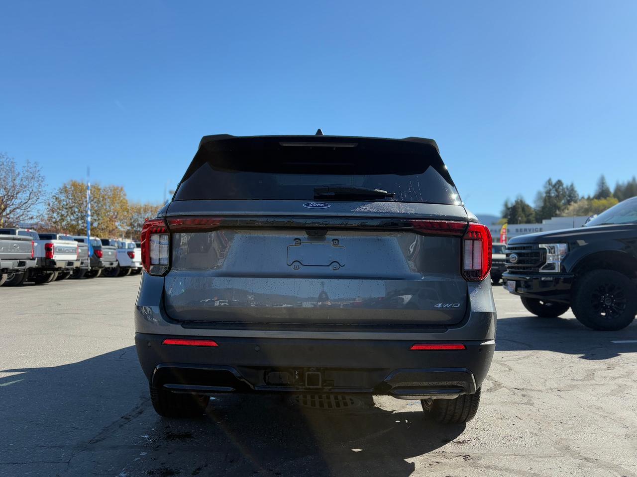 2026 Ford Explorer ST-Line Photo3