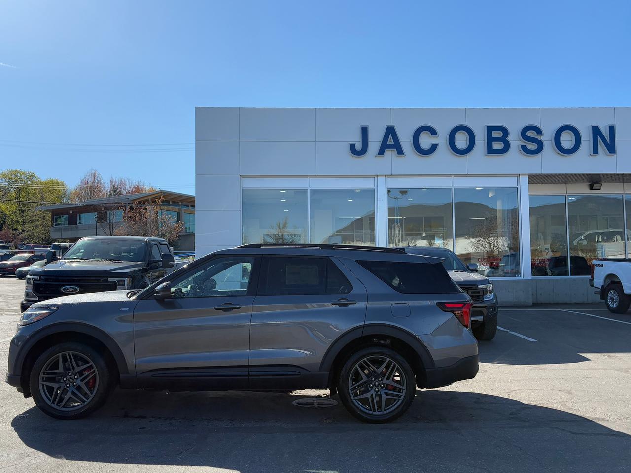 2026 Ford Explorer ST-Line Photo1