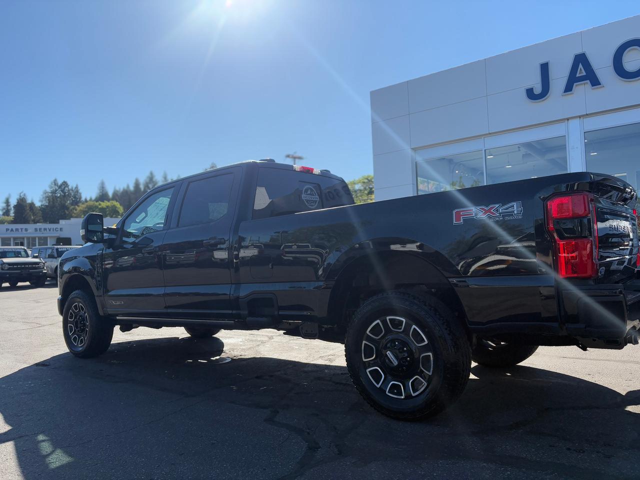 2026 Ford F-350 Super Duty SRW Platinum Photo2