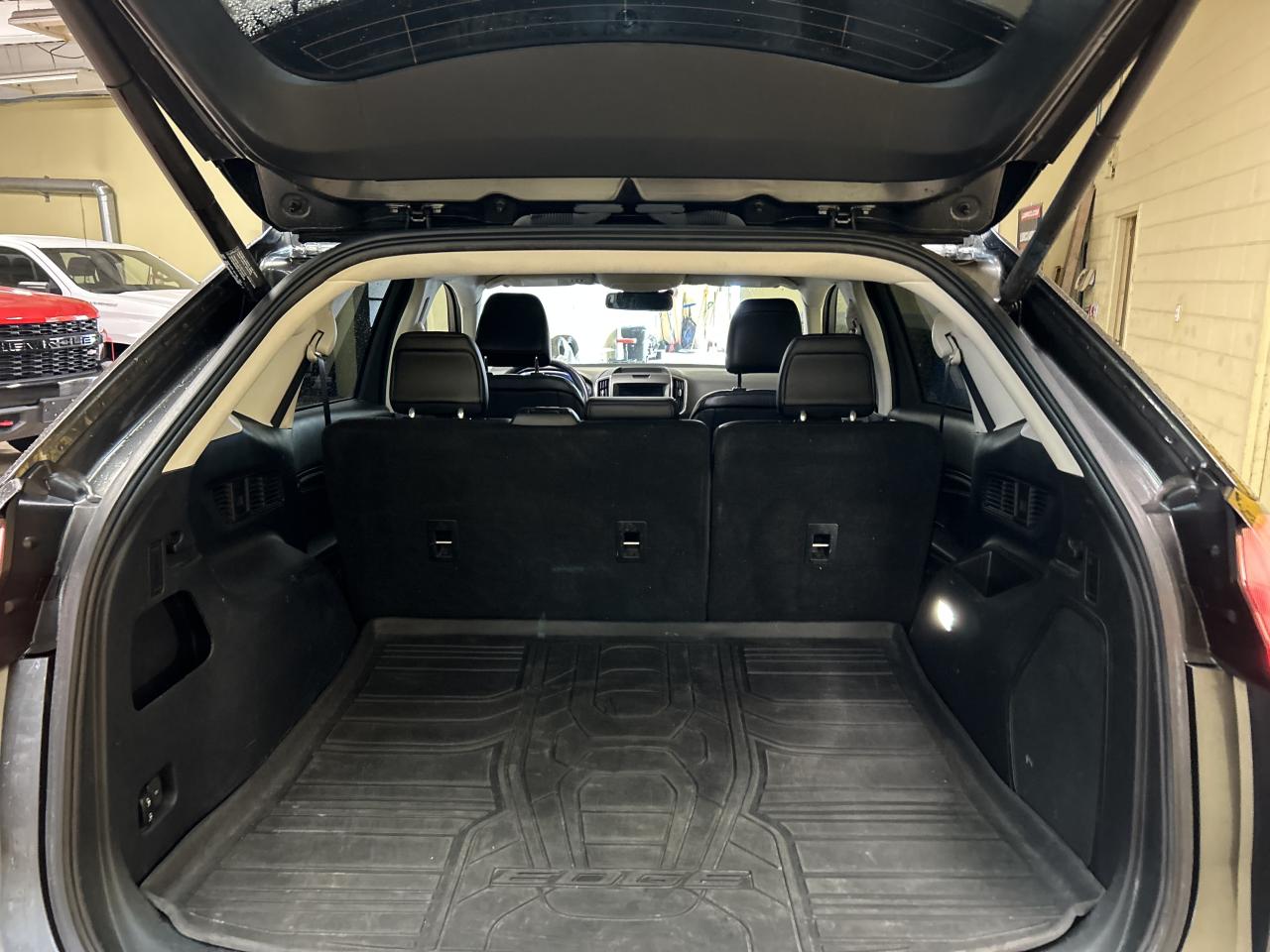 2020 Ford Edge Titanium Photo