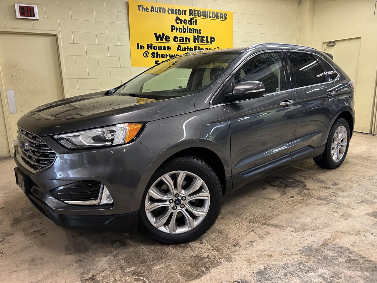 2020 Ford Edge Titanium Photo