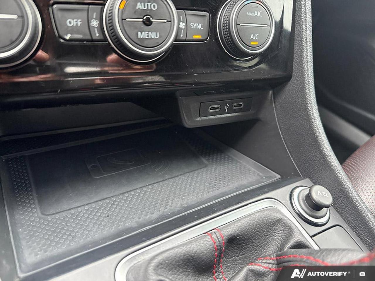 2023 Volkswagen Jetta GLI GLI / NO ACCIDENTS / ROOF / NAV / LEATHER / MANUAL Photo