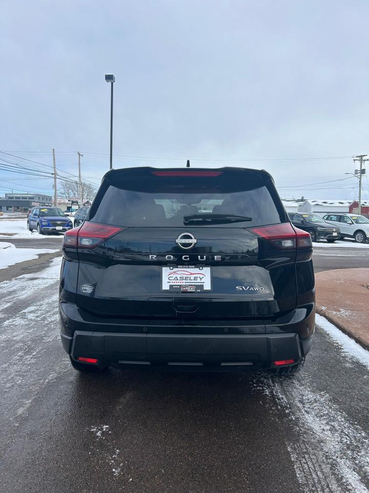 2024 Nissan Rogue SV MOONROOF Photo
