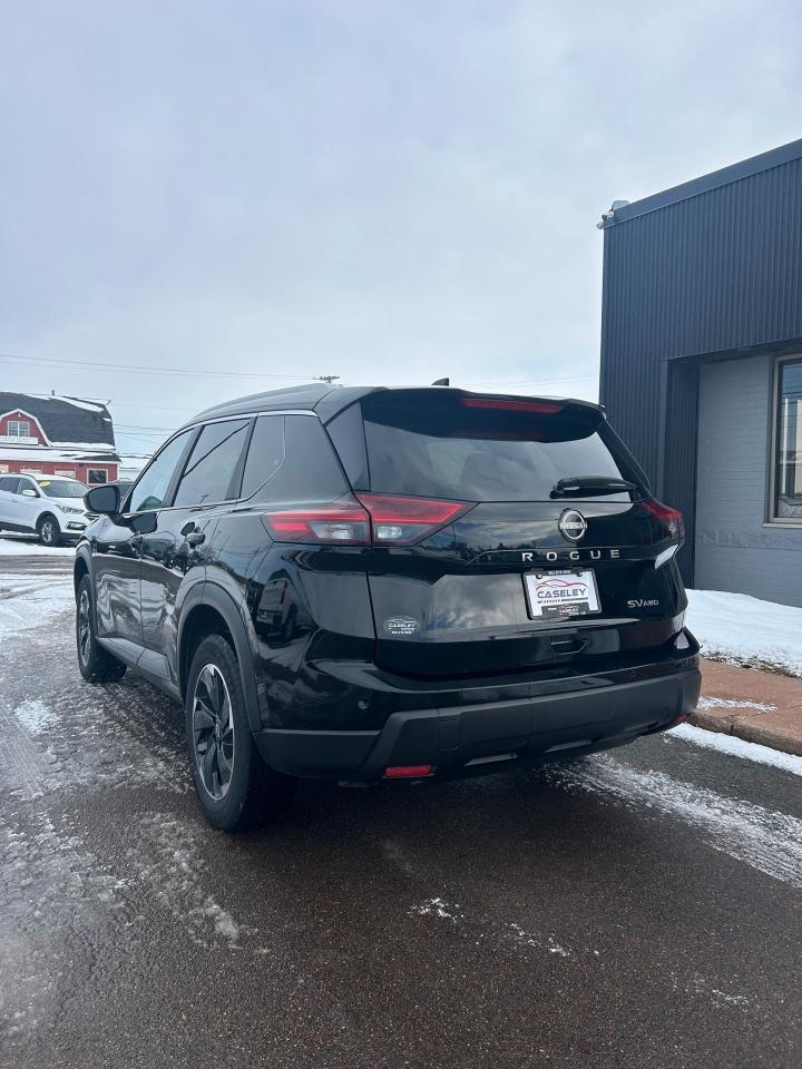 2024 Nissan Rogue SV MOONROOF Photo