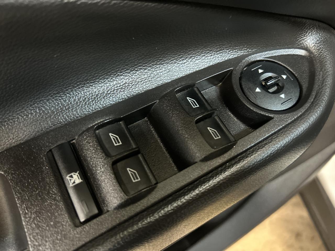 2018 Ford Escape SEL Photo