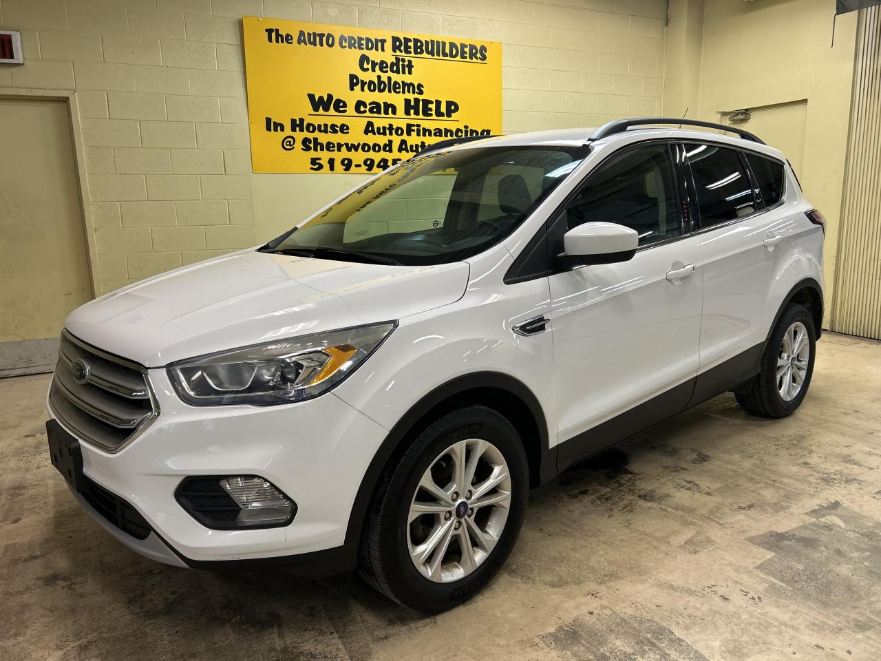 2018 Ford Escape SEL Photo2
