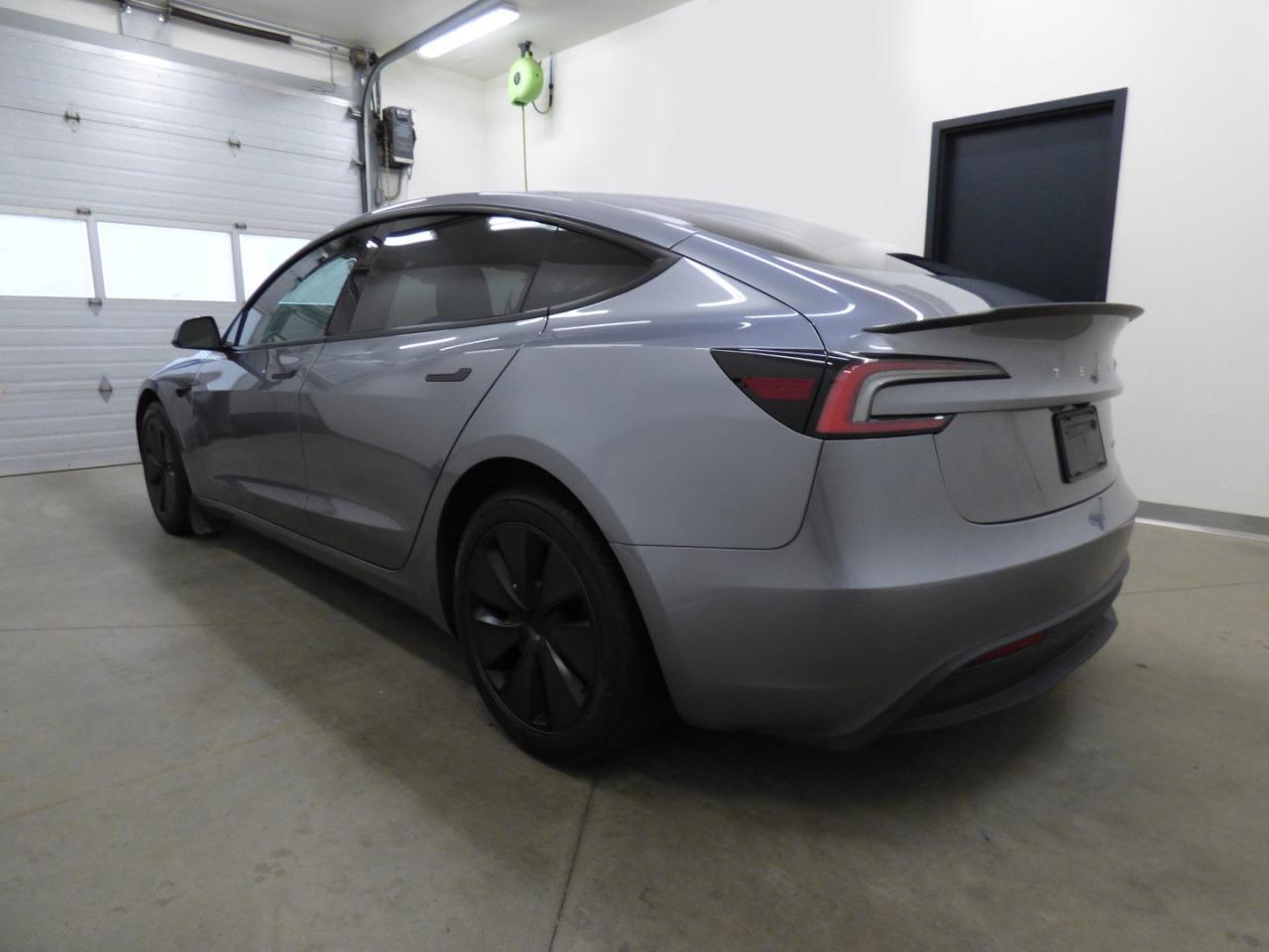 2025 Tesla Model 3 LONG RANGE Photo