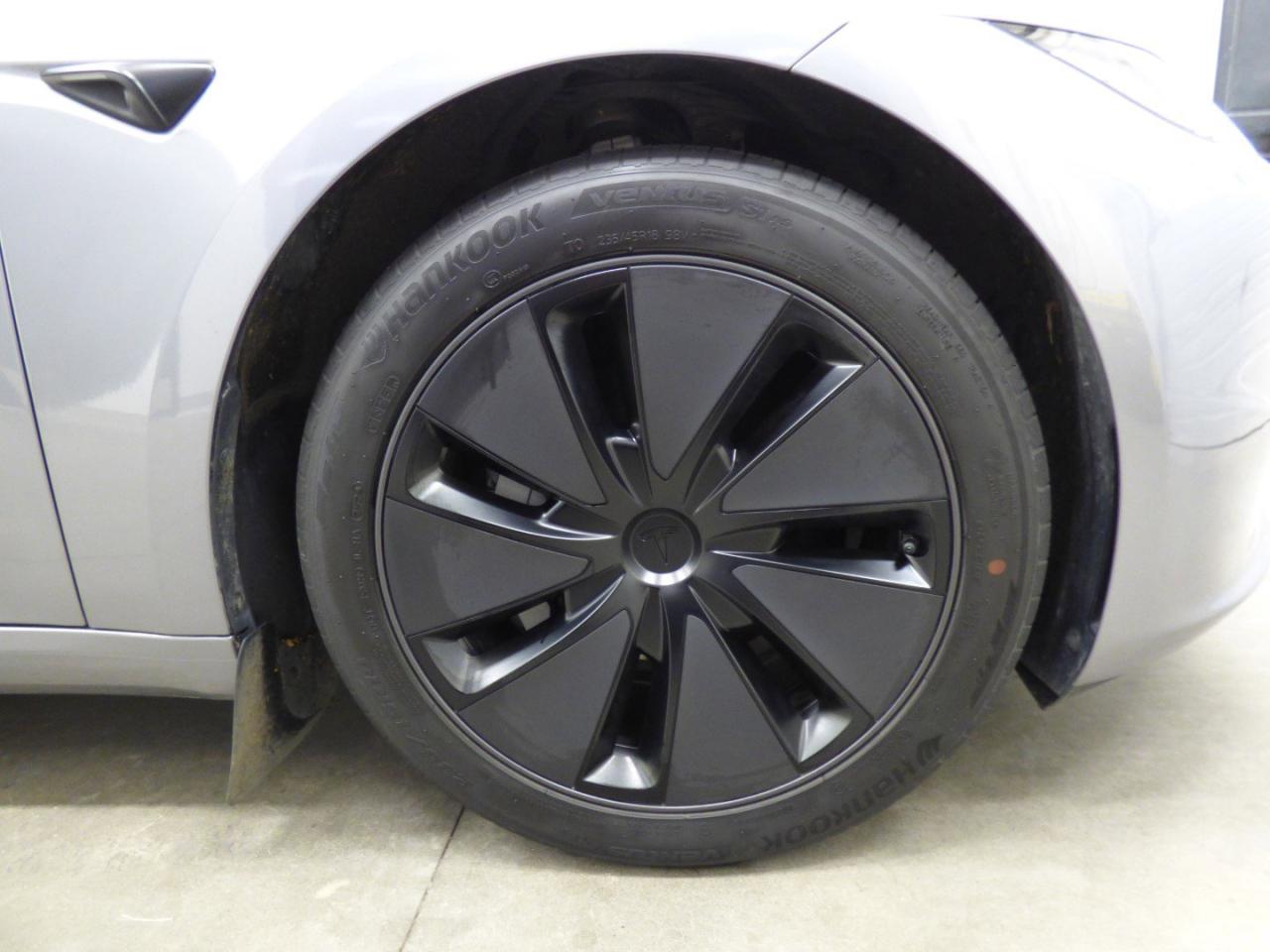 2025 Tesla Model 3 LONG RANGE Photo