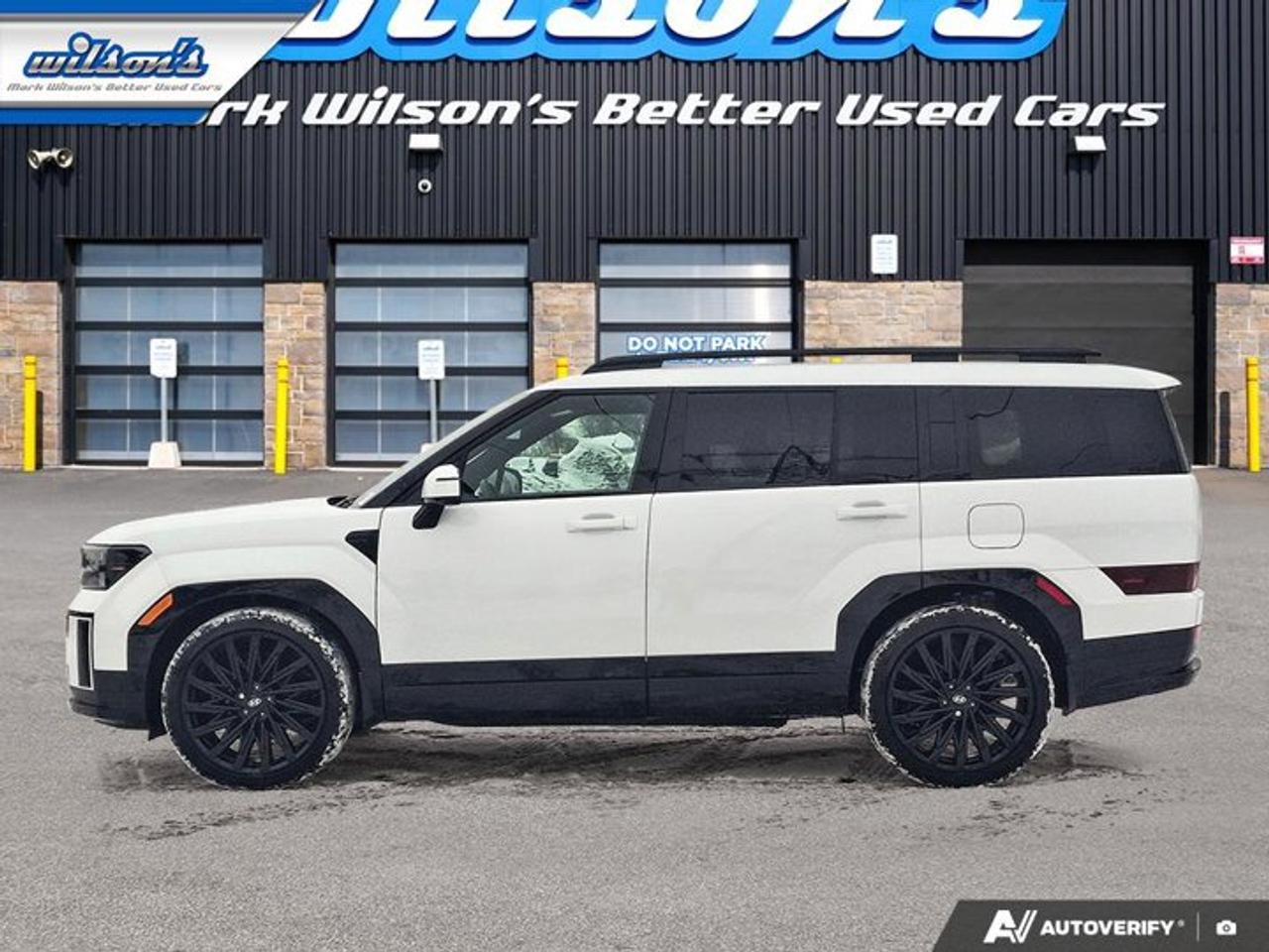 2025 Hyundai Santa Fe Ultimate Calligraphy AWD | 2nd Row Captain's Chairs | Moonroof | Heated + Cooled Seats | and More ! Photo