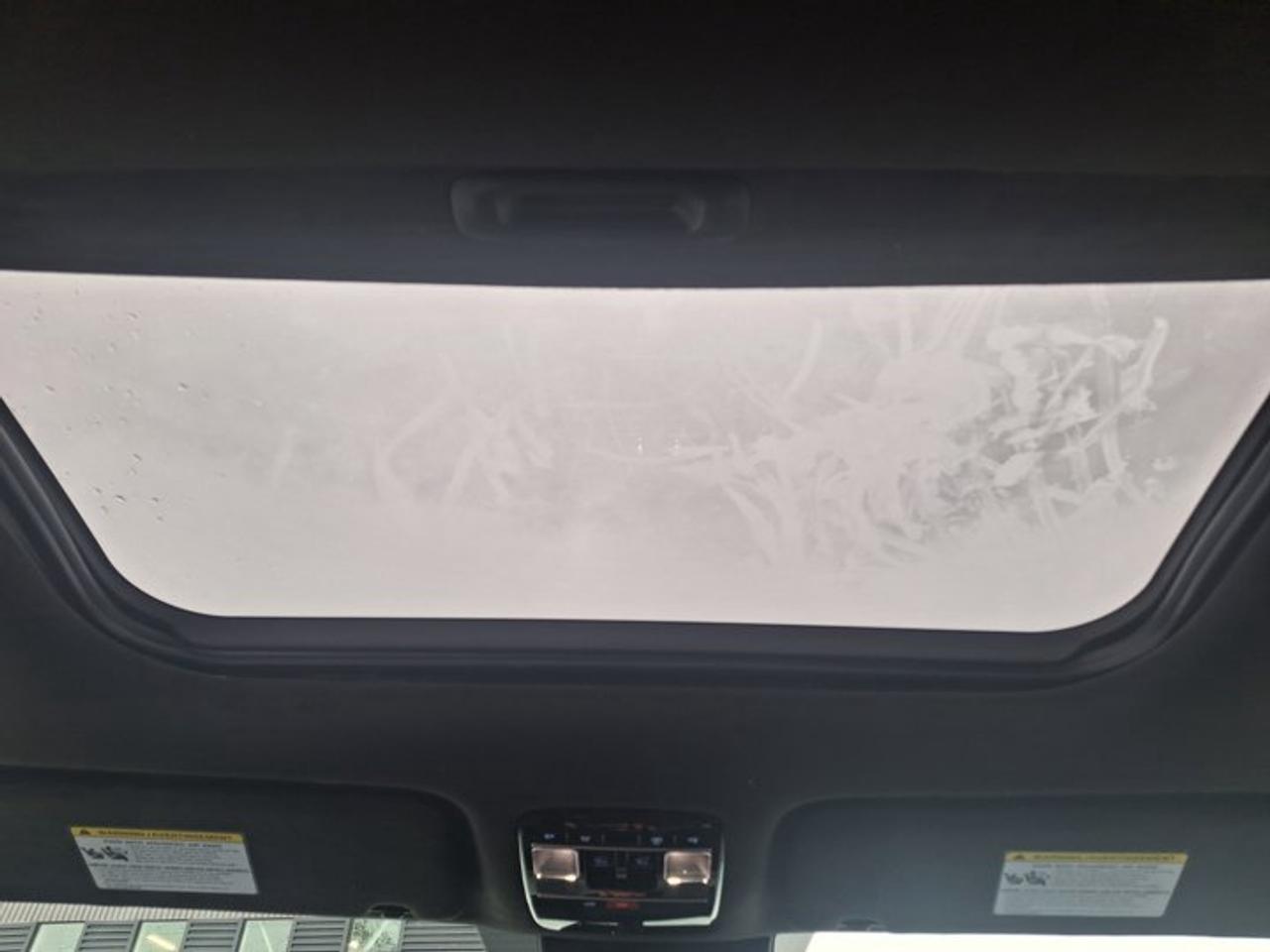 2025 Hyundai Santa Fe Ultimate Calligraphy AWD | 2nd Row Captain's Chairs | Moonroof | Heated + Cooled Seats | and More ! Photo