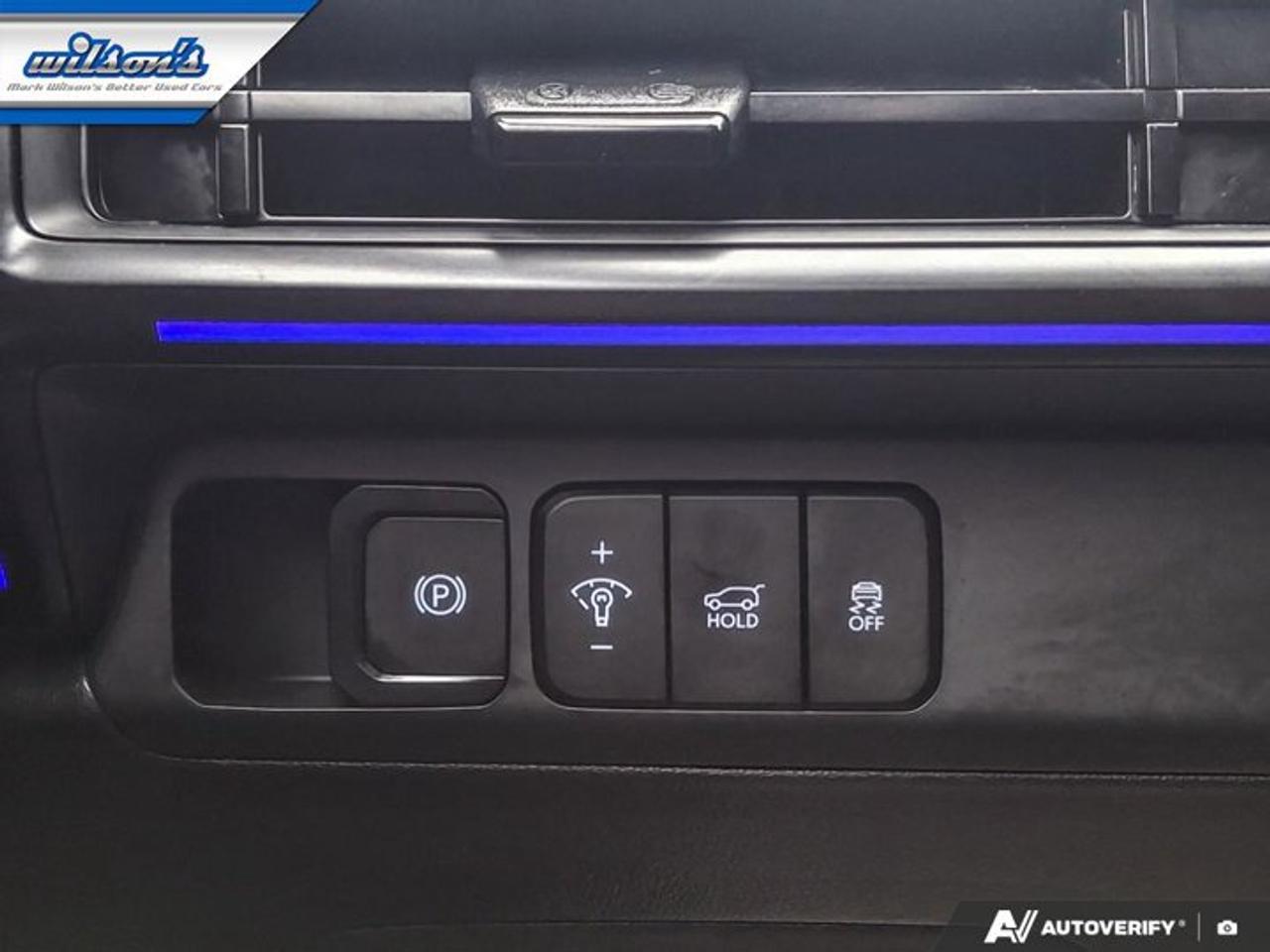 2025 Hyundai Santa Fe Ultimate Calligraphy AWD | 2nd Row Captain's Chairs | Moonroof | Heated + Cooled Seats | and More ! Photo