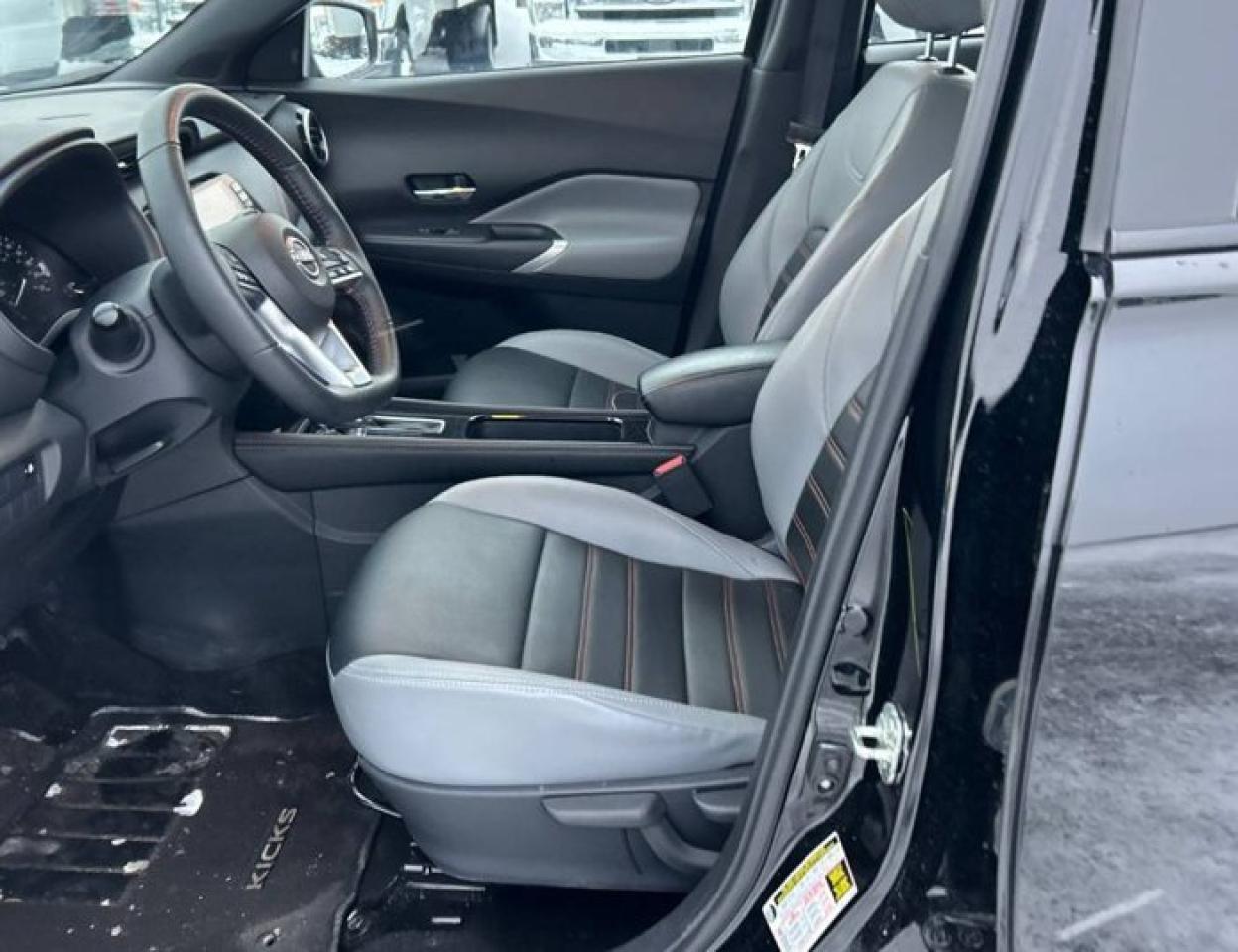 2024 Nissan Kicks SR | Leather | Heated Seats + Steering | 360 Cam | Bose Audio | Remote Start | and More ! Photo