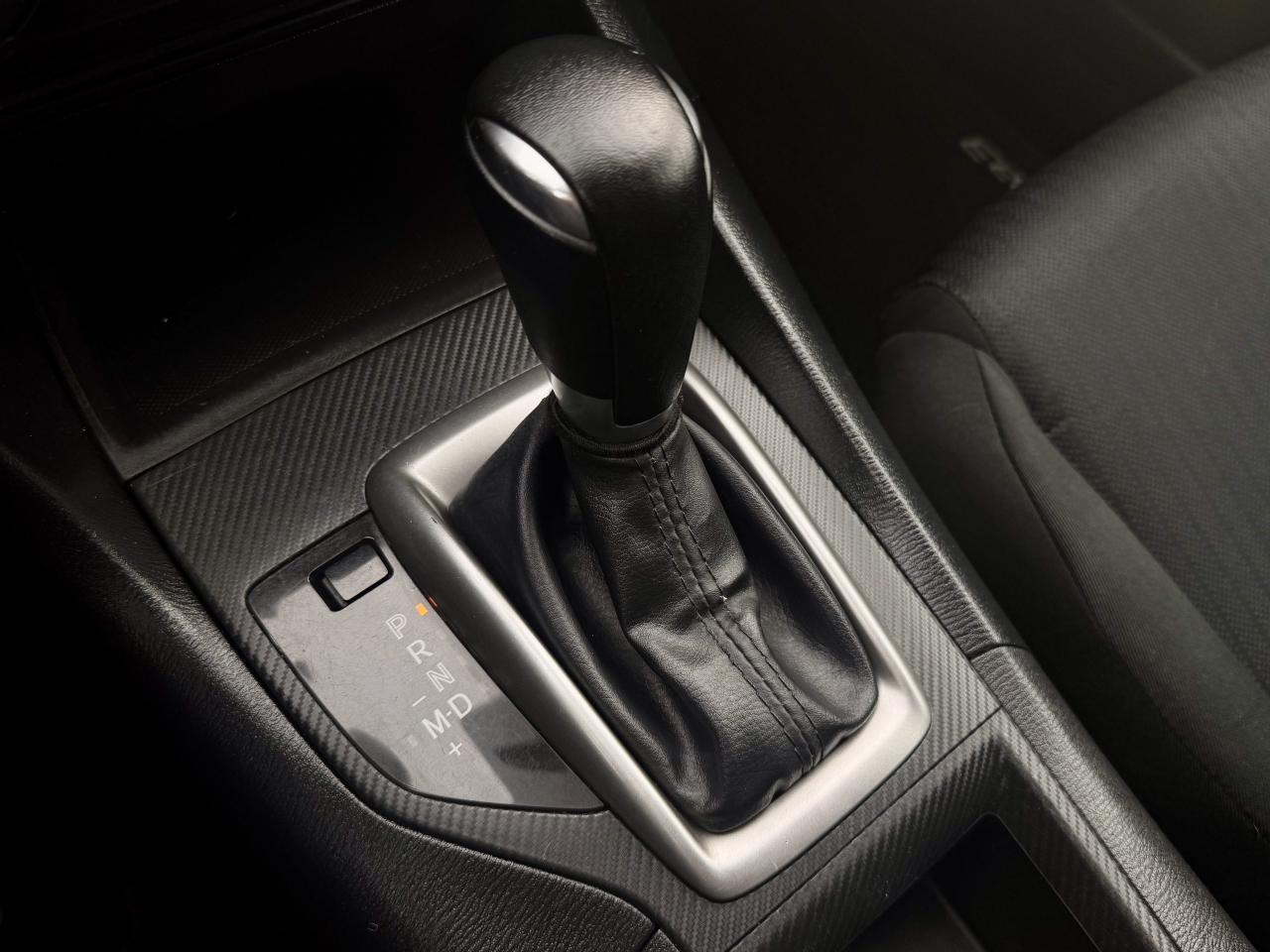 2014 Mazda MAZDA3 FINANCING AVAILABLE Photo12