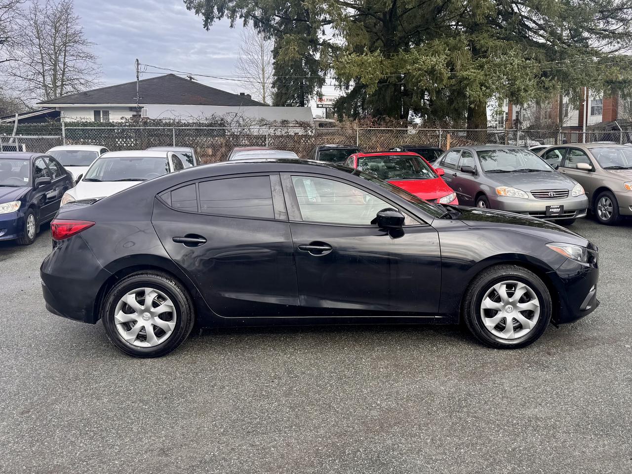 2014 Mazda MAZDA3 FINANCING AVAILABLE Photo4