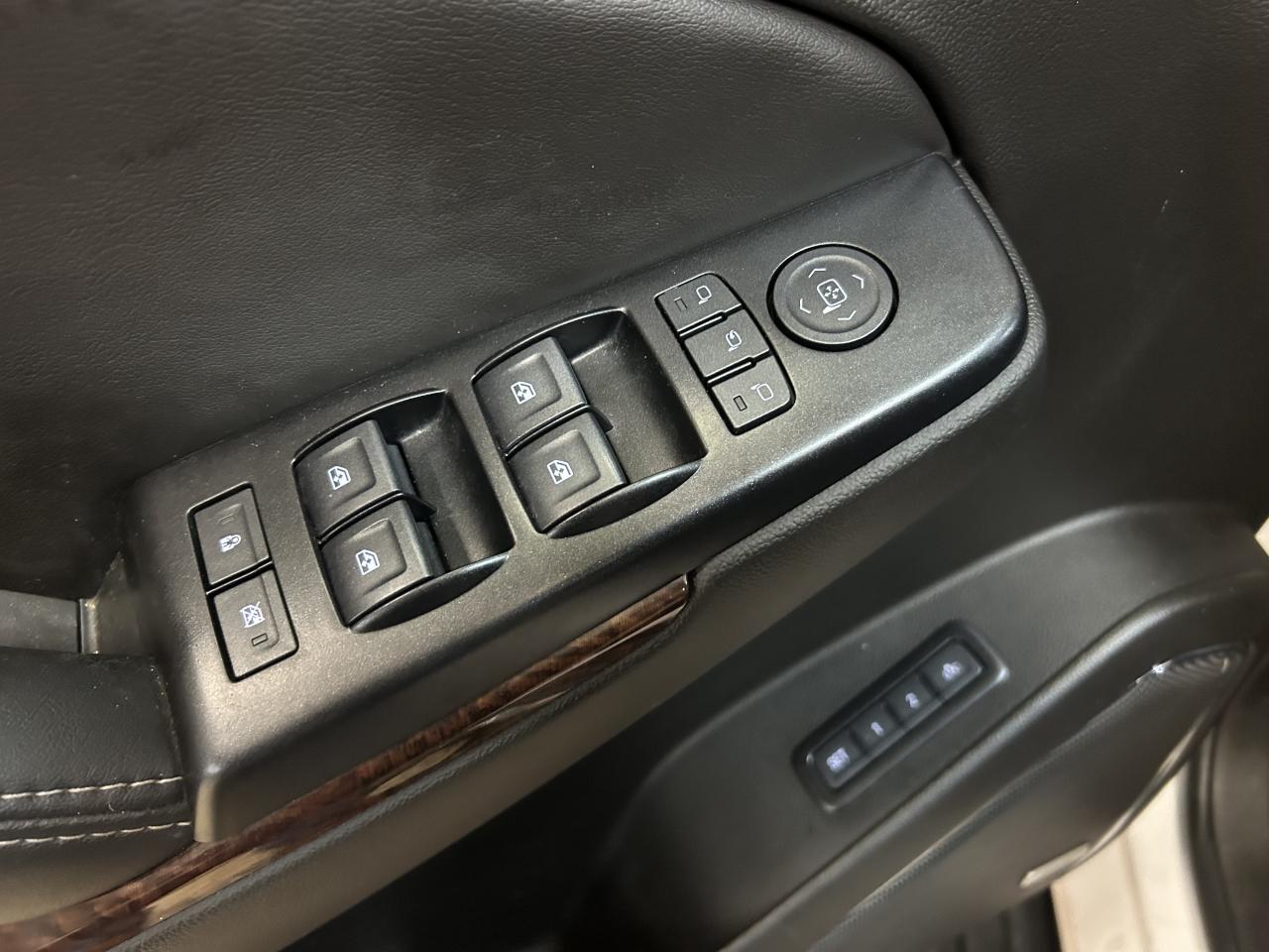 2017 GMC Yukon XL SLT Photo