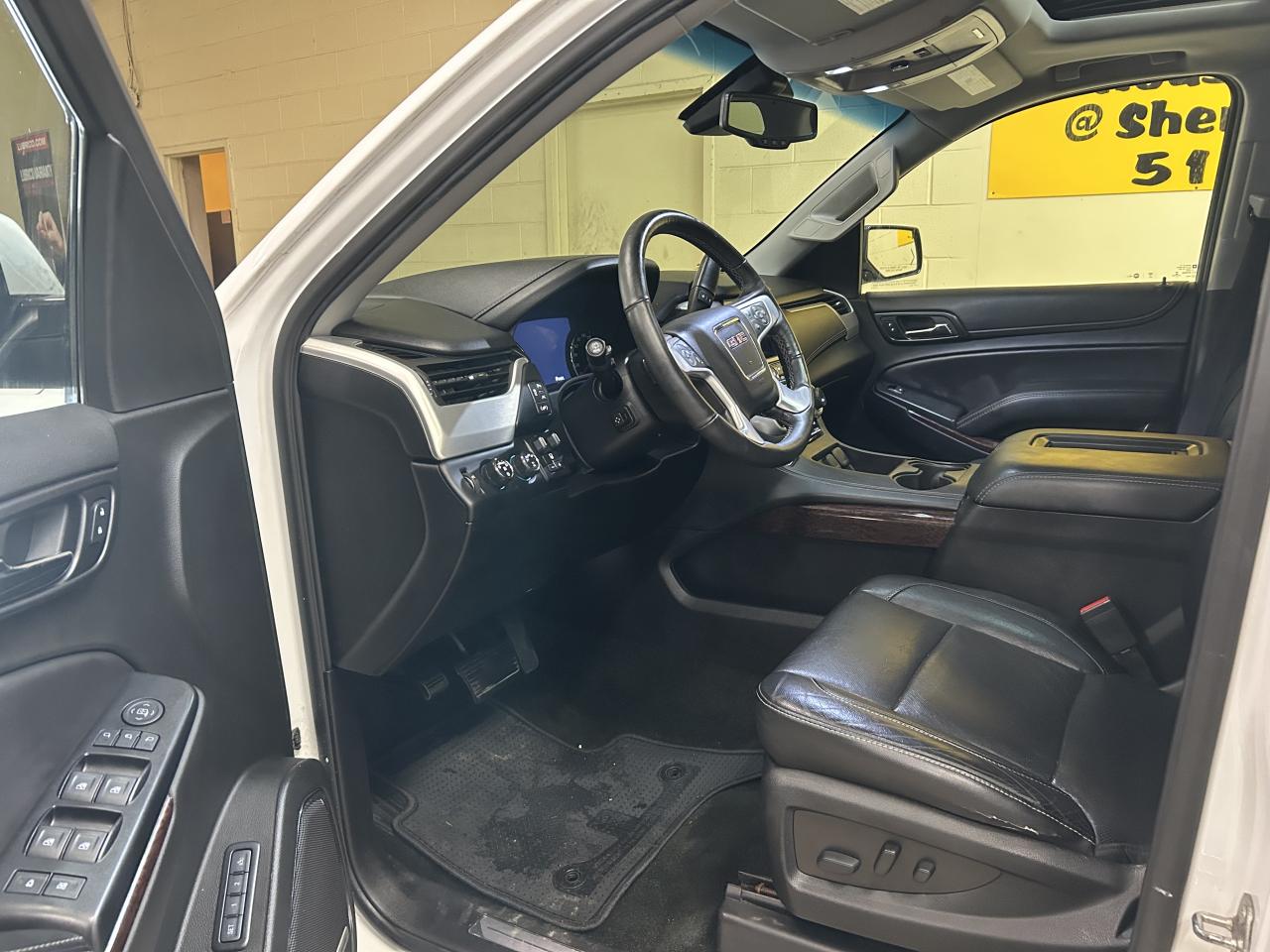 2017 GMC Yukon XL SLT Photo