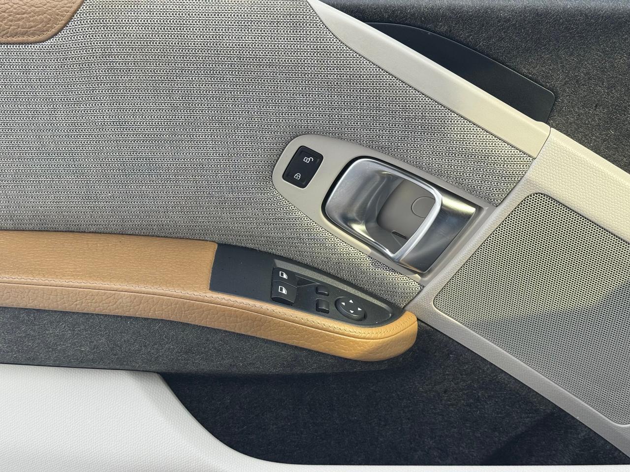 2014 BMW i3 BEV **FULLY ELECTRIC** Photo