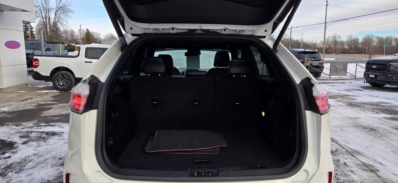 2022 Ford Edge ST Line Photo
