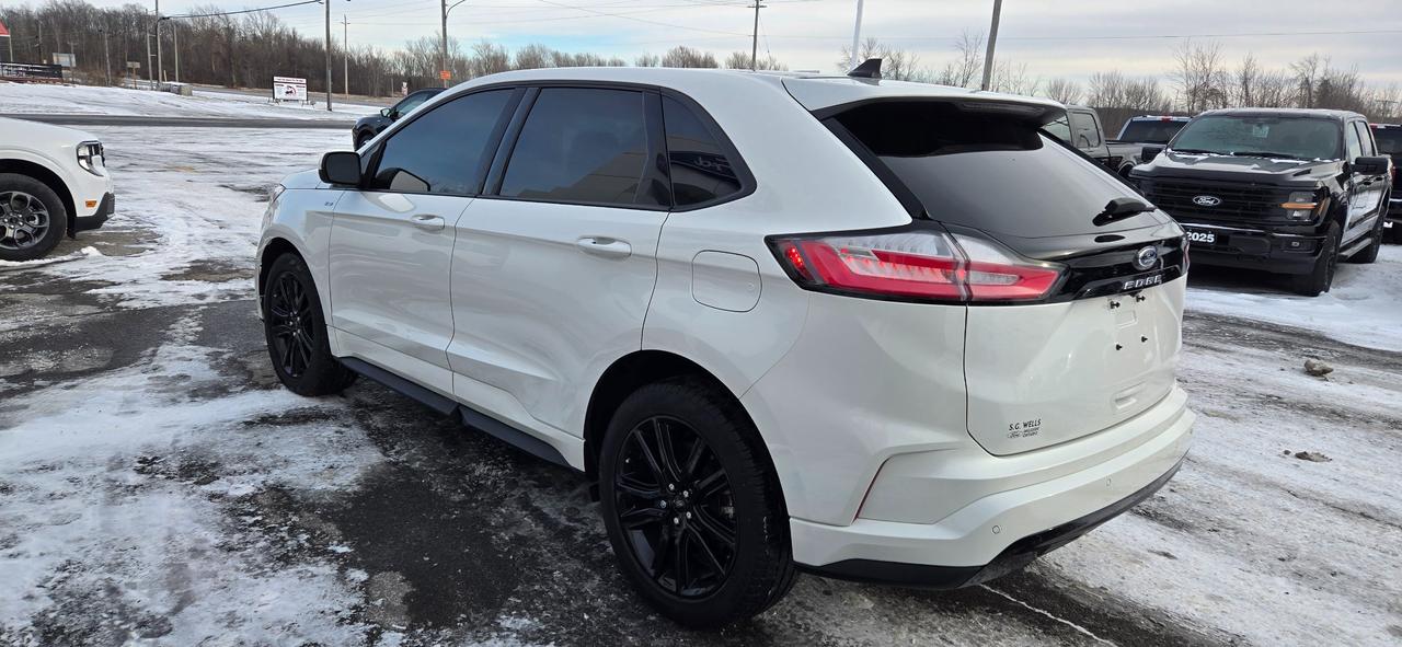 2022 Ford Edge ST Line Photo