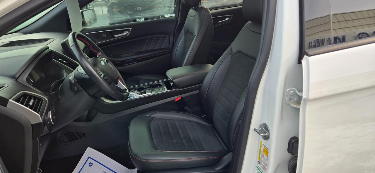 2022 Ford Edge ST Line Photo