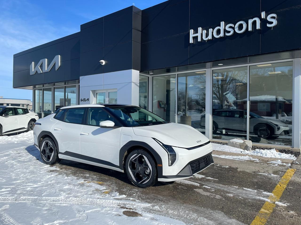 At Hudsons Listowel Kia we make car buying a breeze! New car pricing with $0 down approvals are among your options (*on approved credit). There are a variety of finance and lease options available. Also expect top dollar for your trade-in!

Selling price/payment shown includes incentive(s). Does not include HST & Licensing. Bi-Weekly payments reflect current Kia Canada incentives. We have professional Product Specialist to guide you through your vehicle purchase. Contact us for more info! 1-800-403-9909