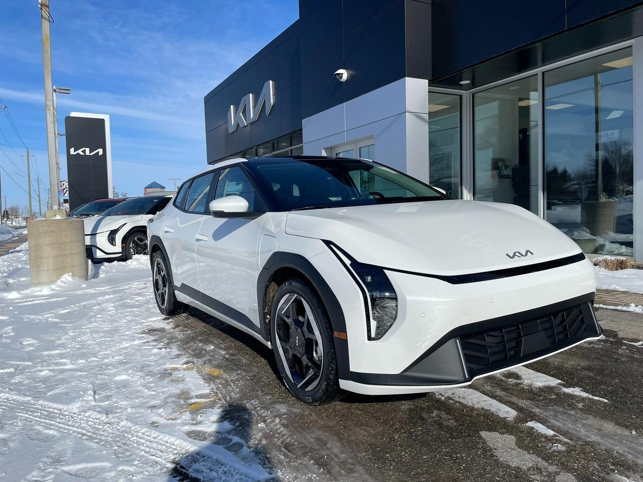 2026 Kia EV4 WIND PREMIUM Photo
