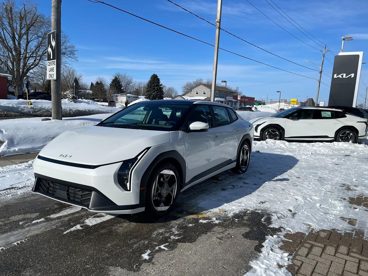 2026 Kia EV4 WIND PREMIUM Photo