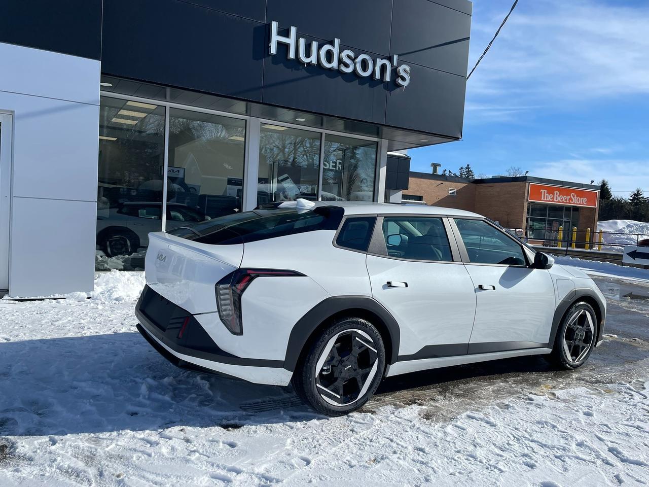 2026 Kia EV4 WIND PREMIUM Photo