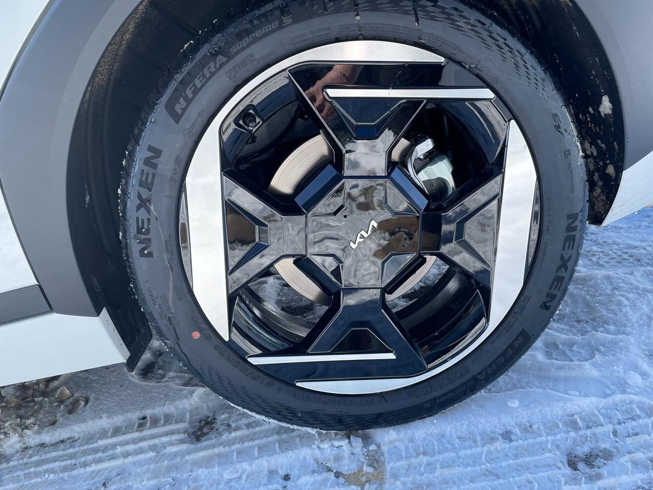 2026 Kia EV4 WIND PREMIUM Photo