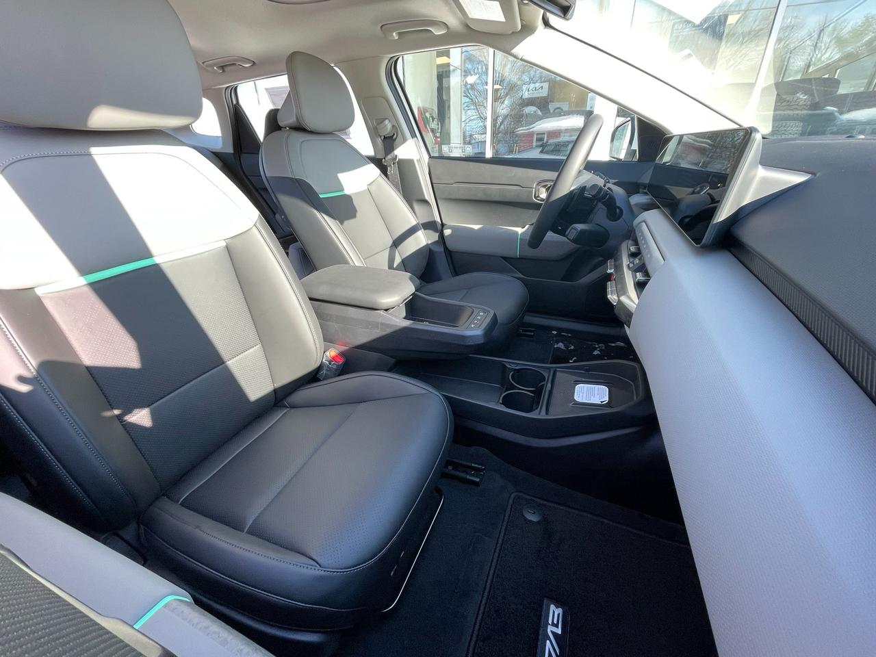 2026 Kia EV4 WIND PREMIUM Photo