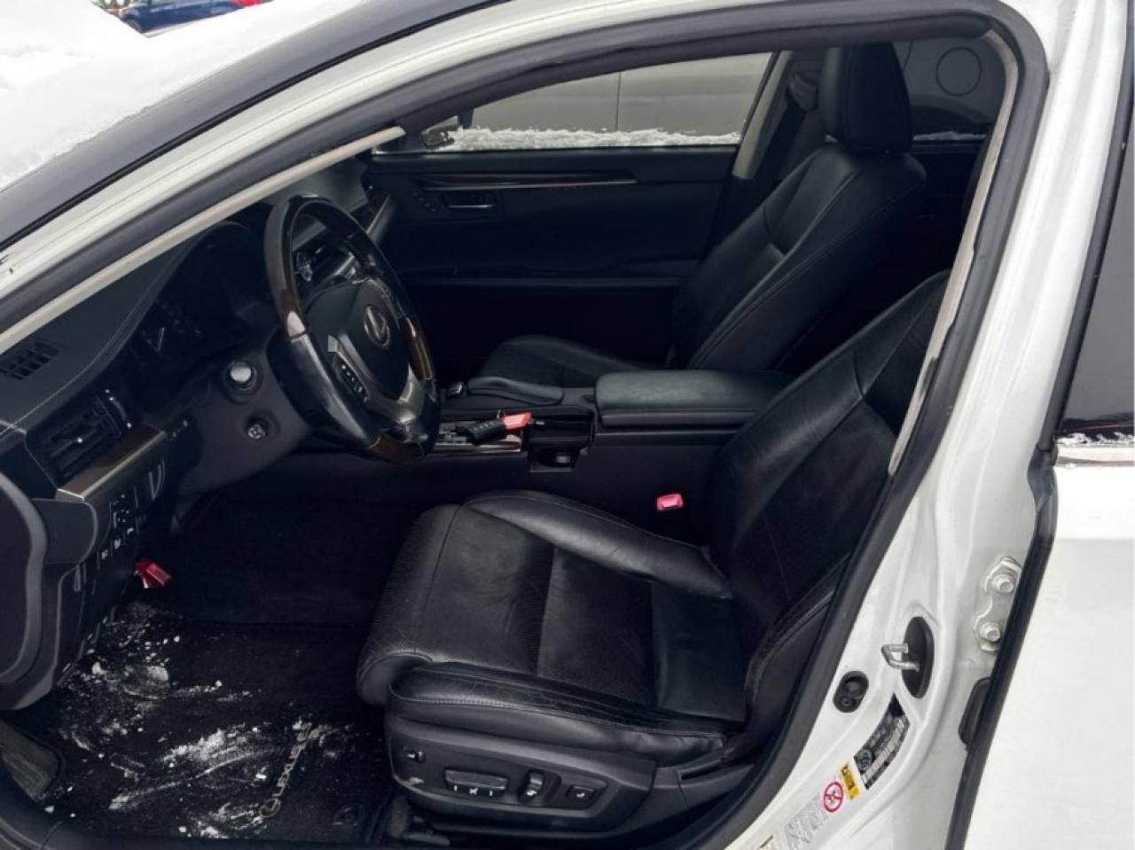 2014 Lexus ES 300 h * GAS SAVER * FULLY LOADED " Photo