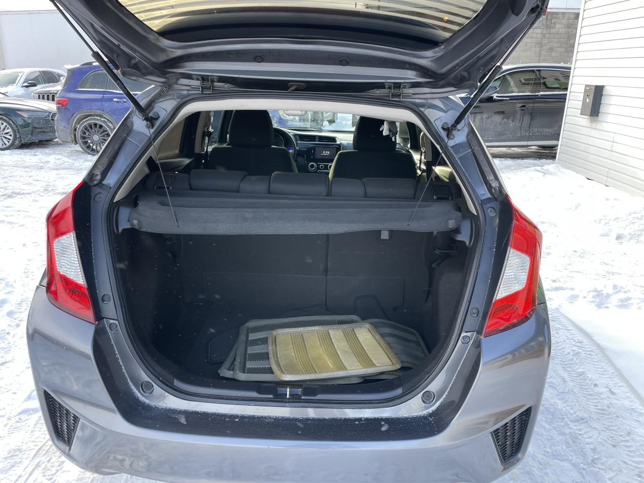 2016 Honda Fit EX **ONLY 21,000KM! YES, YOU READ RIGHT!** Photo