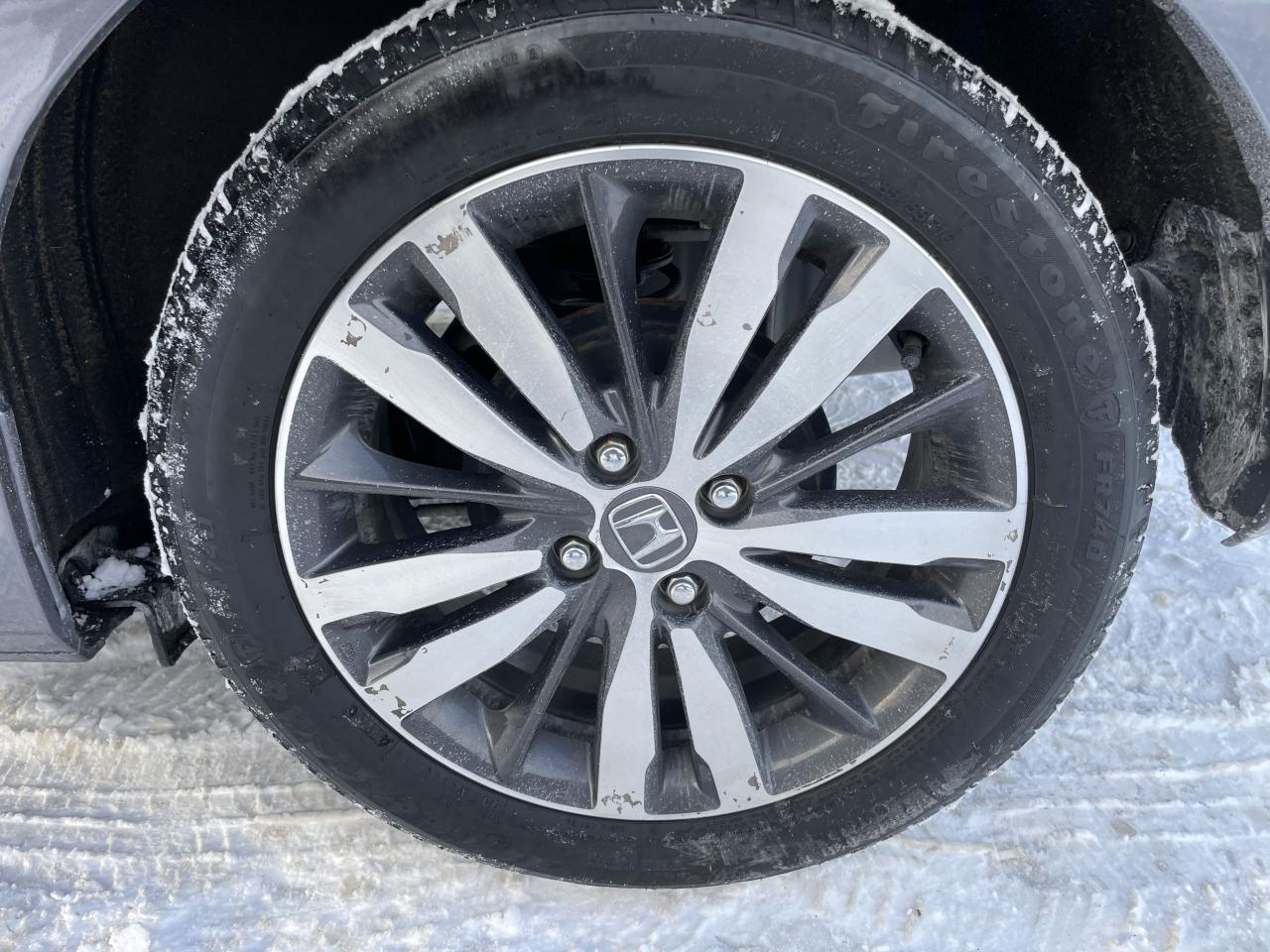 2016 Honda Fit EX **ONLY 21,000KM! YES, YOU READ RIGHT!** Photo