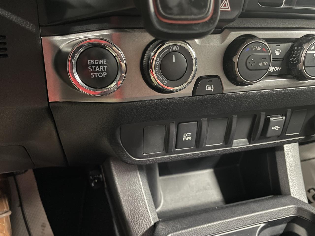 2023 Toyota Tacoma SR5 Photo18