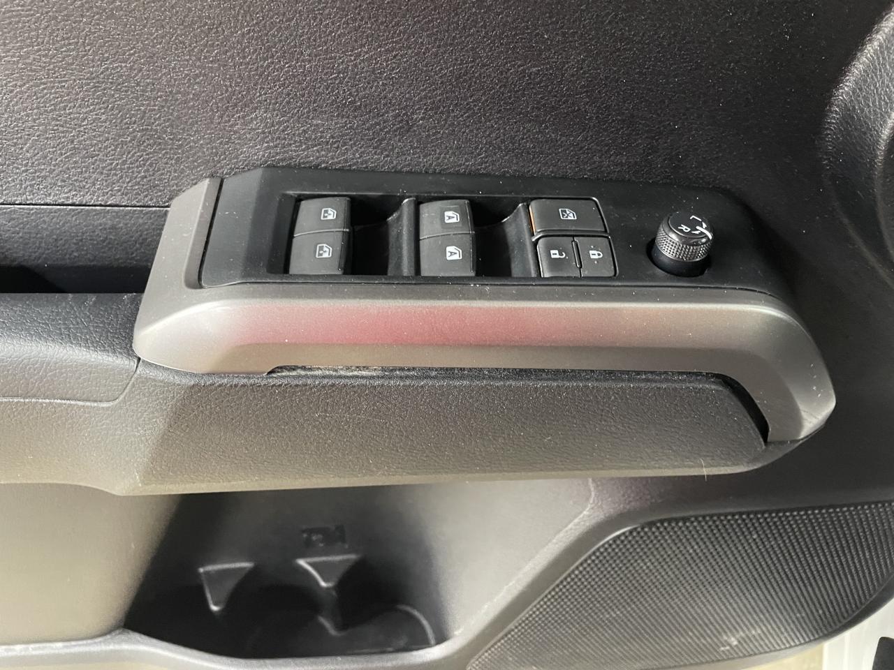 2023 Toyota Tacoma SR5 Photo31