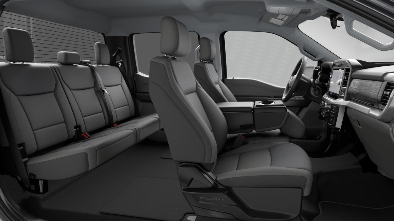 2026 Ford F-150 XLT 4WD SuperCrew 5.5' Box Photo4