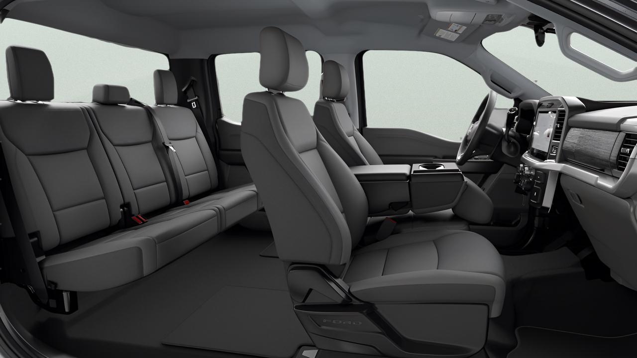 2026 Ford F-150 XLT 4WD SuperCrew 5.5' Box Photo4