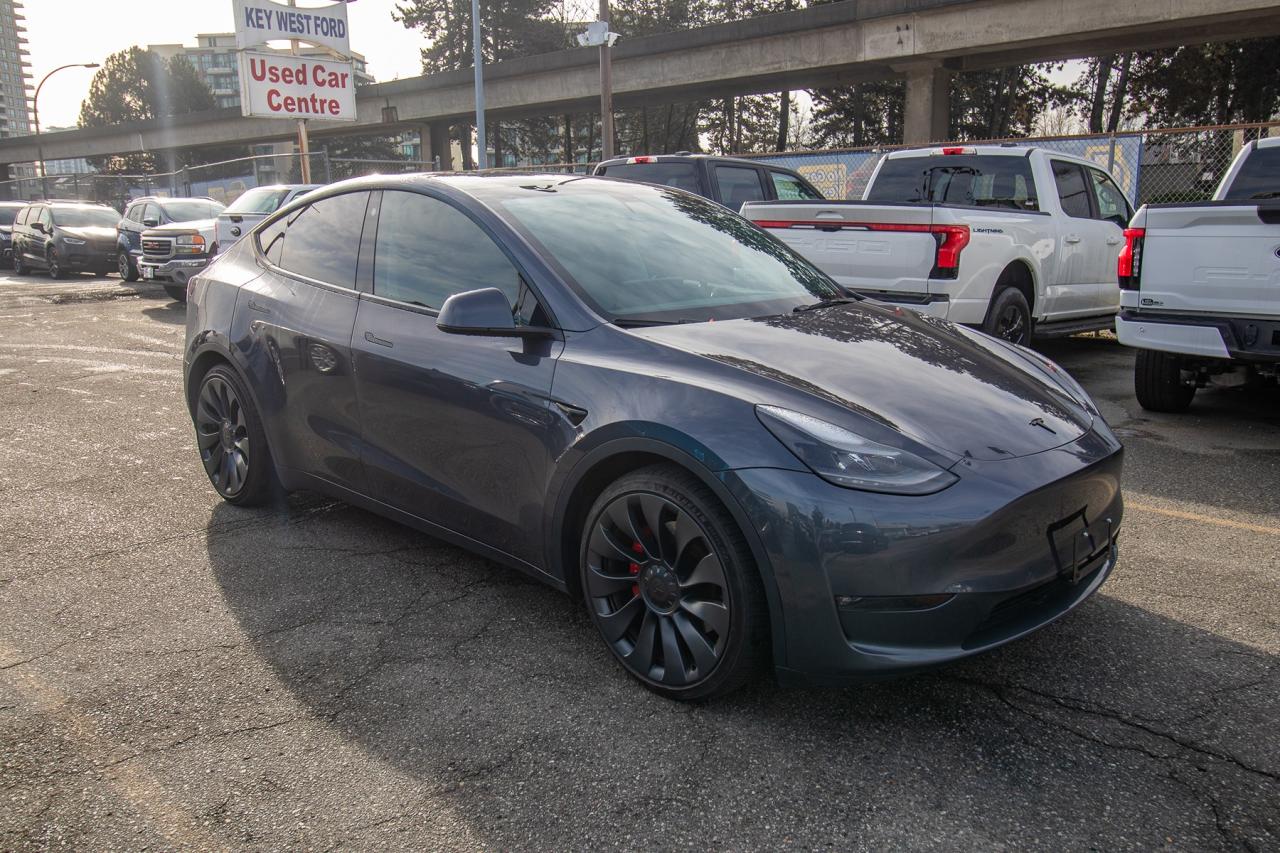 2022 Tesla Model Y Performance AWD Photo4